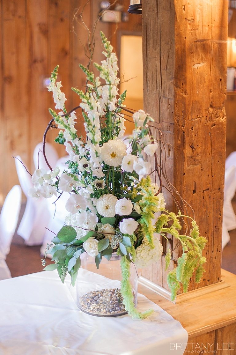 white decor at Strathmere Lodge wedding