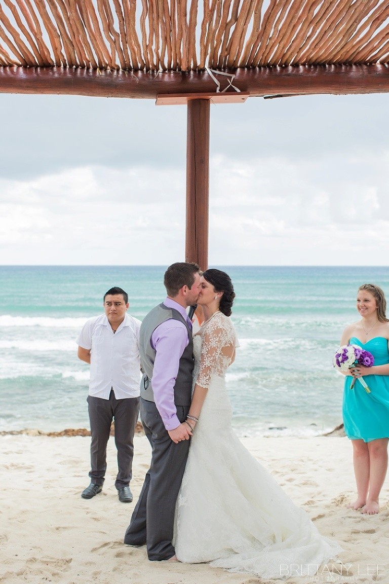 ceremony at Mexico Resort - Ottawa Destination wedding photographer