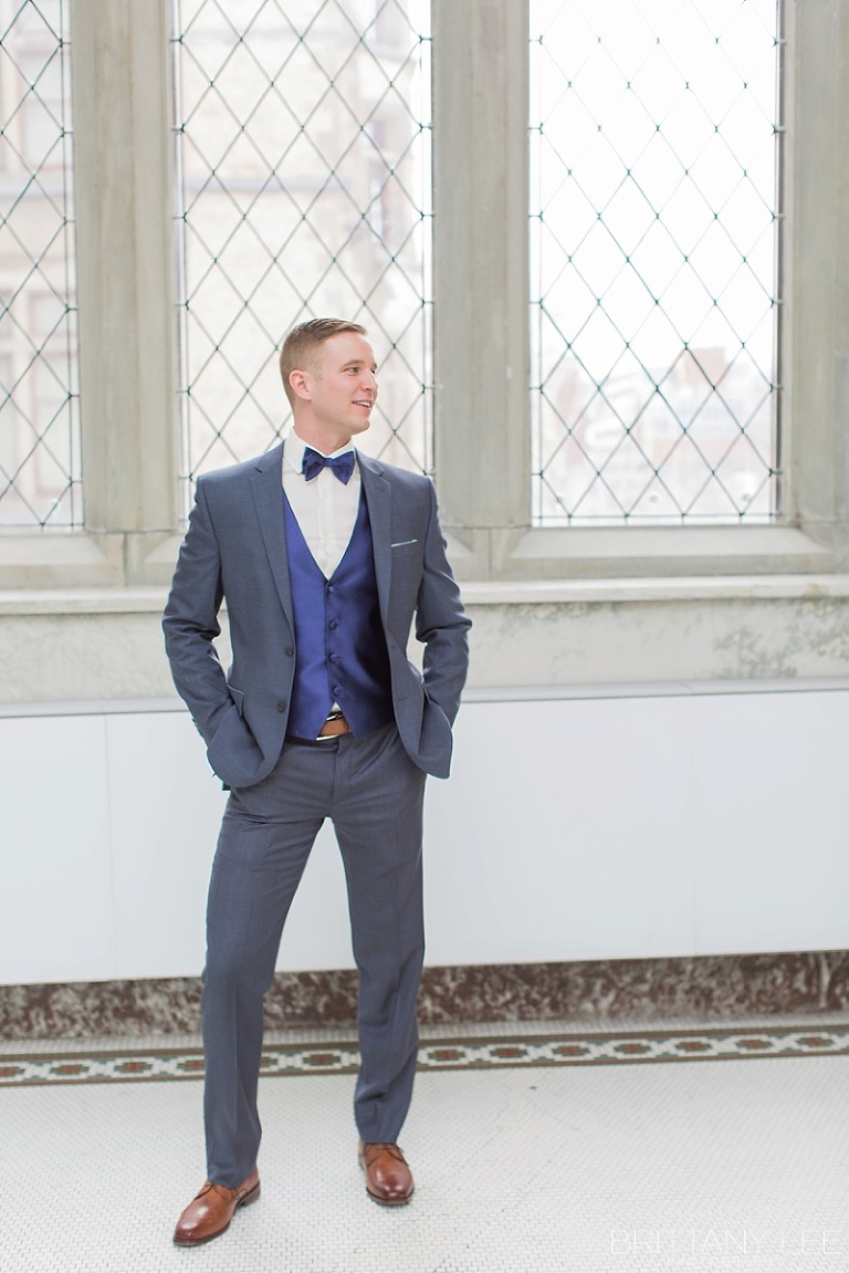 photos of Groom before wedding ceremony at the Lord Elgin Hotel, Ottawa 