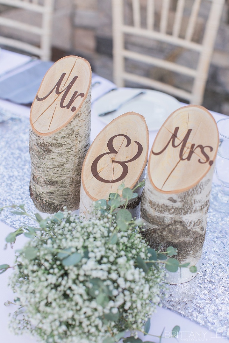 classic white and rustic wedding decor at Aquatopia Ottawa