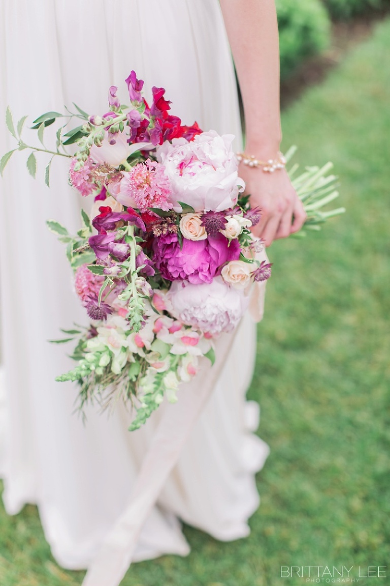 Romantic and modern bridal bouquet by Presh Floral Ottawa
