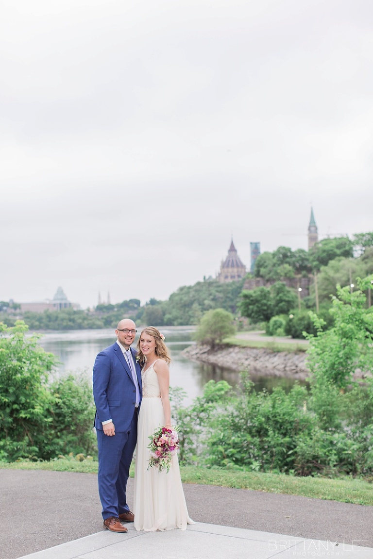 Bride and Groom pictures at downtown Ottawa Wedding