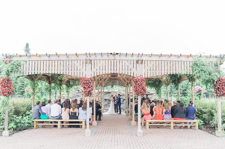 Orchardview Ottawa Wedding Photos - Outdoor Wedding Ceremony photos