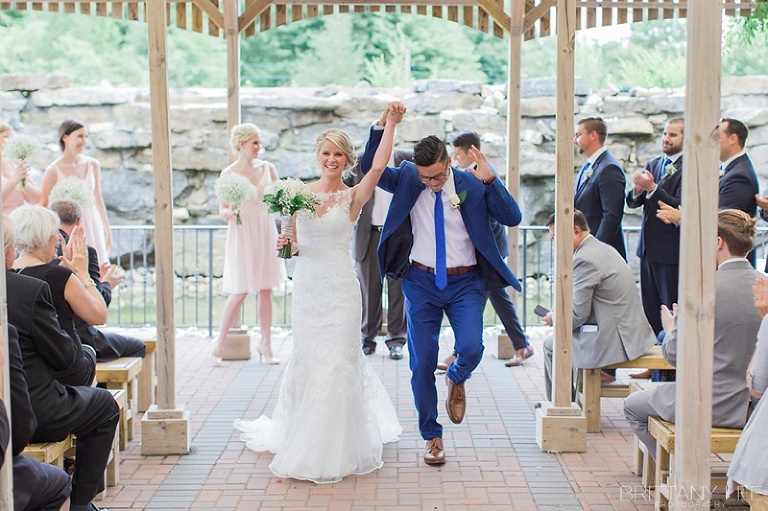 Orchardview Ottawa Wedding Photos - Outdoor Wedding Ceremony photos