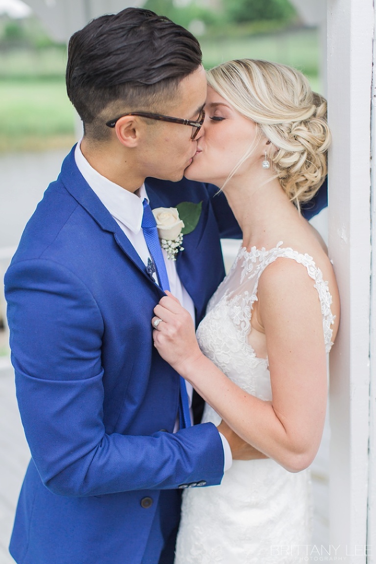 Orchardview Ottawa wedding photos - Bride and Groom pictures at bridge