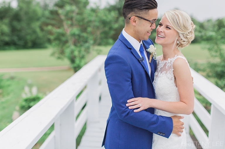 Orchardview Ottawa wedding photos - Bride and Groom pictures at bridge