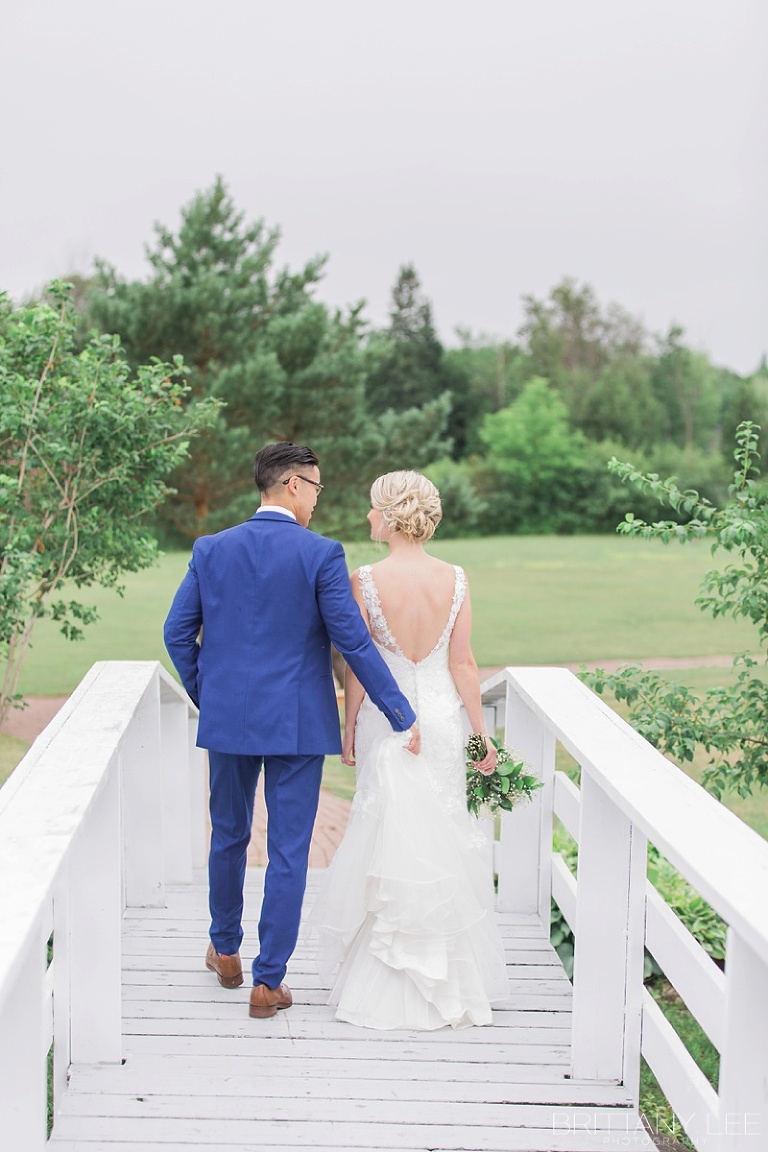 Orchardview Ottawa wedding photos - Bride and Groom pictures at bridge
