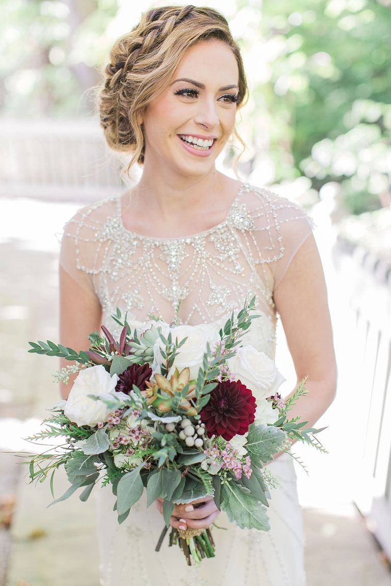 Favourite Wedding Photos from 2016 - Bride with beautiful fall bridal bouquet