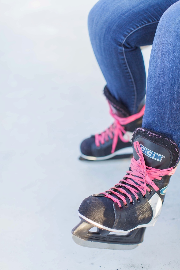 Winter engagement photos at the Ottawa Rideau Canal