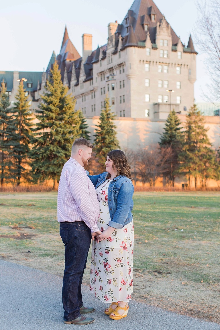Engagement photos in downtown ottawa during the spring