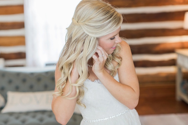 Stonefields Heritage Farm Wedding - Bride getting ready in Farmhouse great room