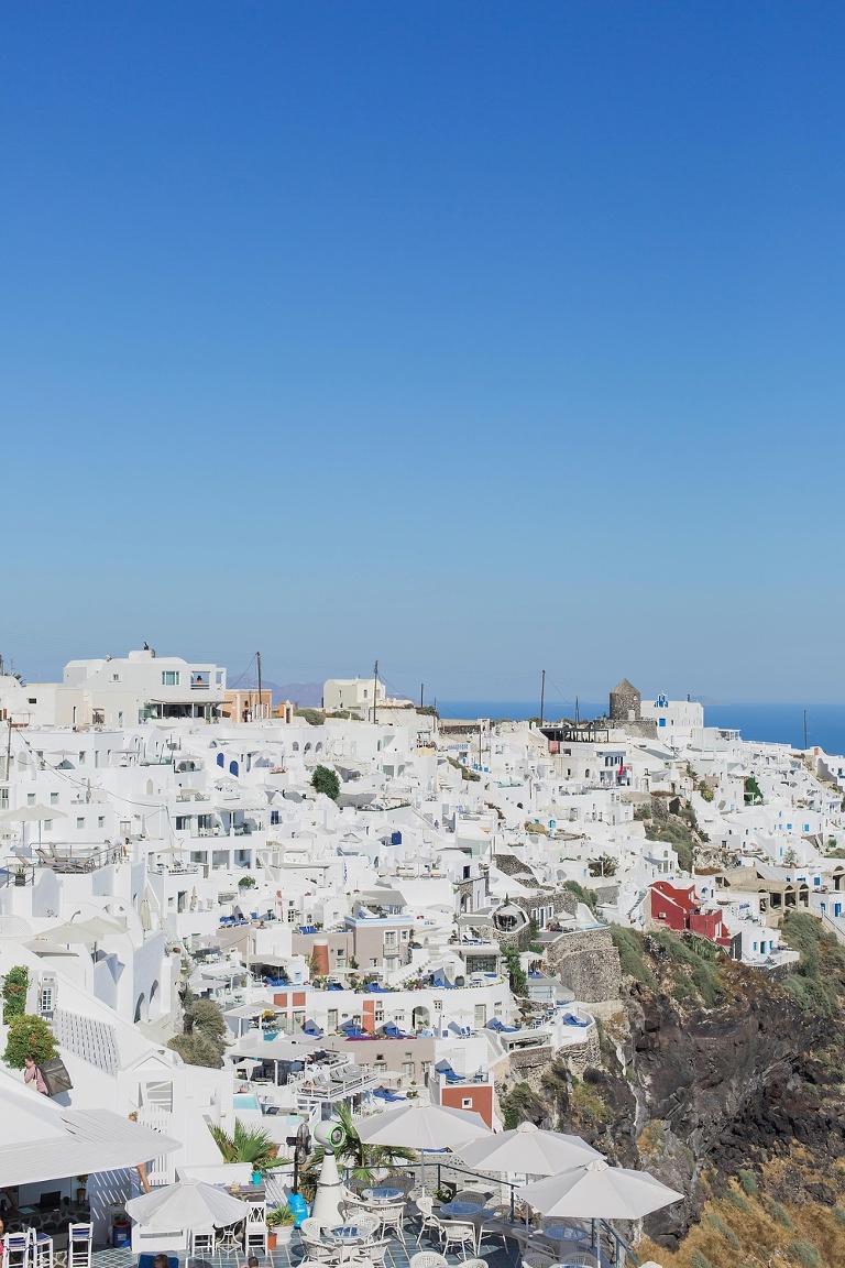 Travel tips and ideas for four day vacation in Santorini Greece