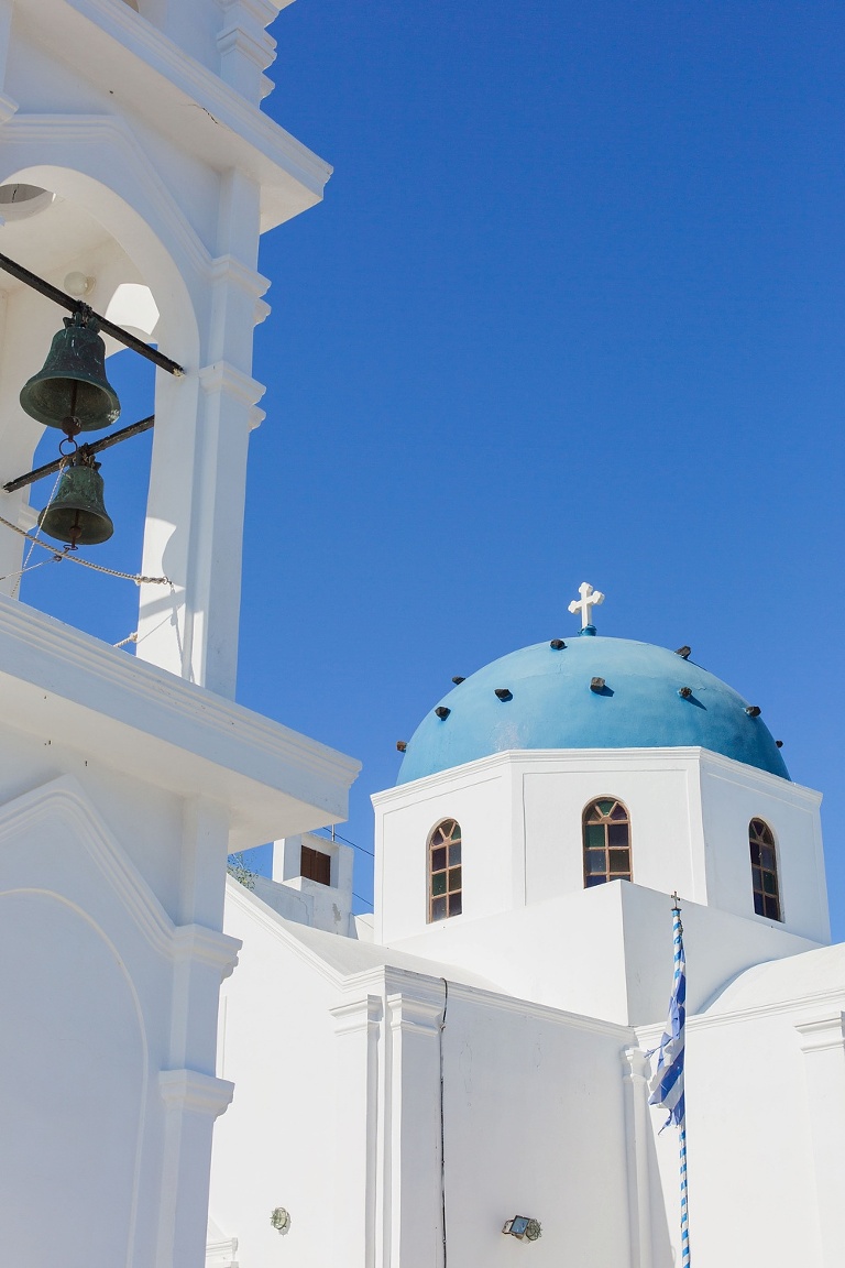 Travel tips and ideas for four day vacation in Santorini Greece