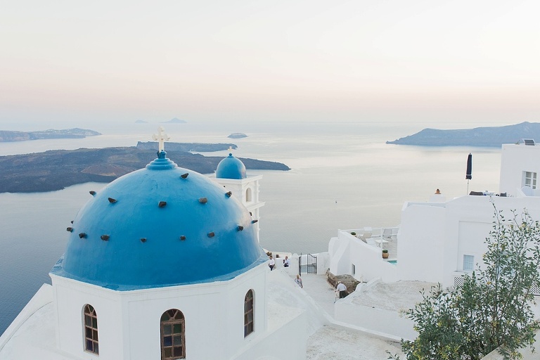 Travel tips and ideas for four day vacation in Santorini Greece