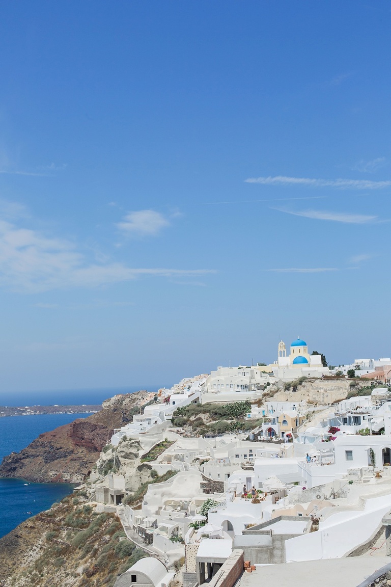 Travel tips and ideas for four day vacation in Santorini Greece