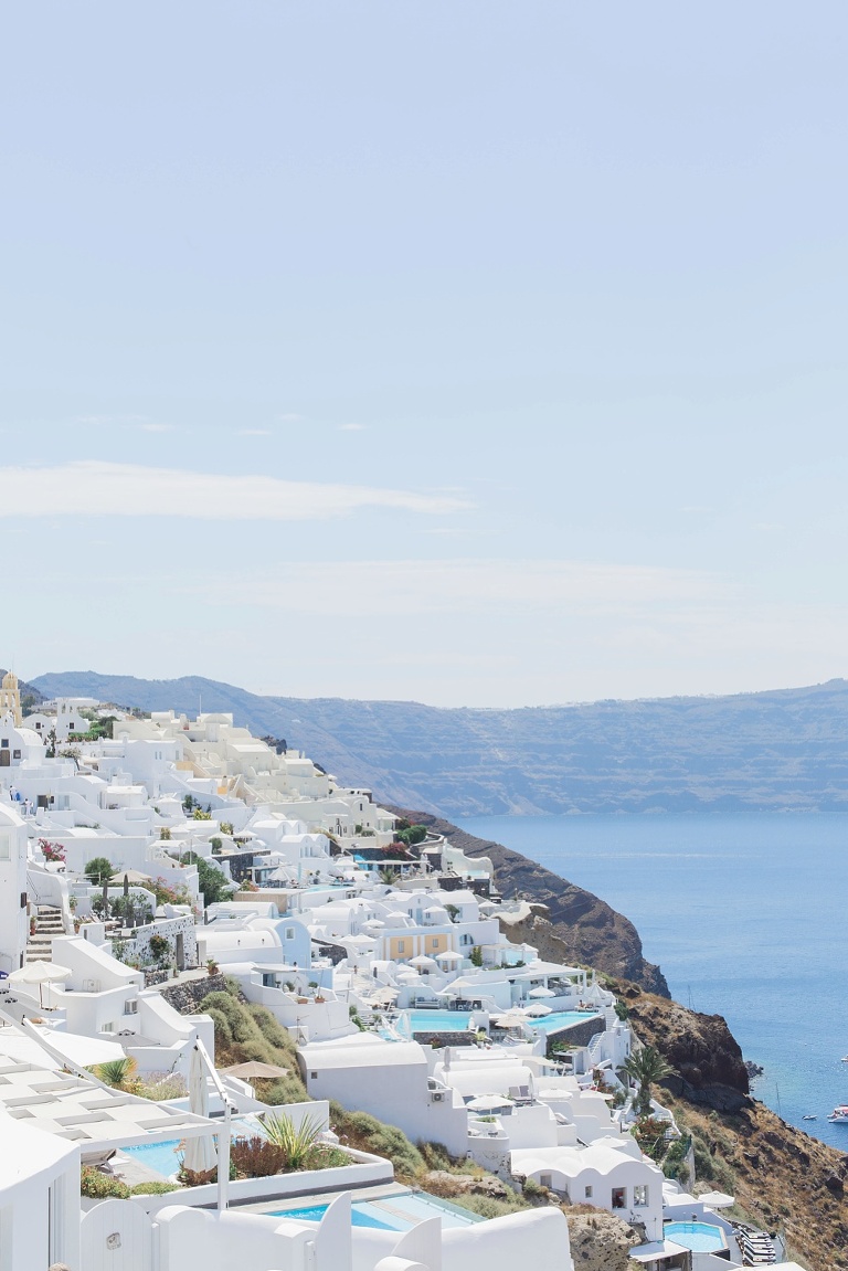 Travel tips and ideas for four day vacation in Santorini Greece