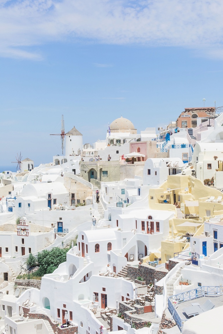 Travel tips and ideas for four day vacation in Santorini Greece