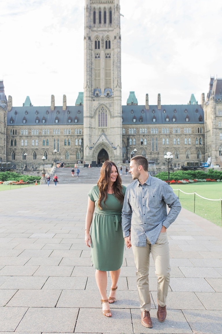 Downtown Ottawa couple session - summer photos around Ottawa