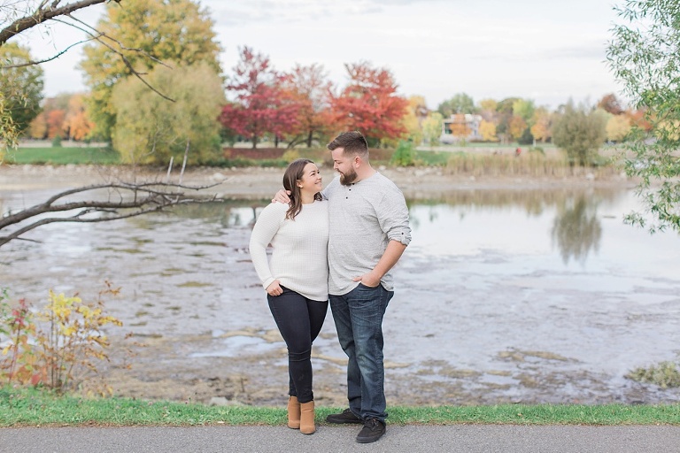 Cozy Fall engagement session at Ottawa Arboretum
