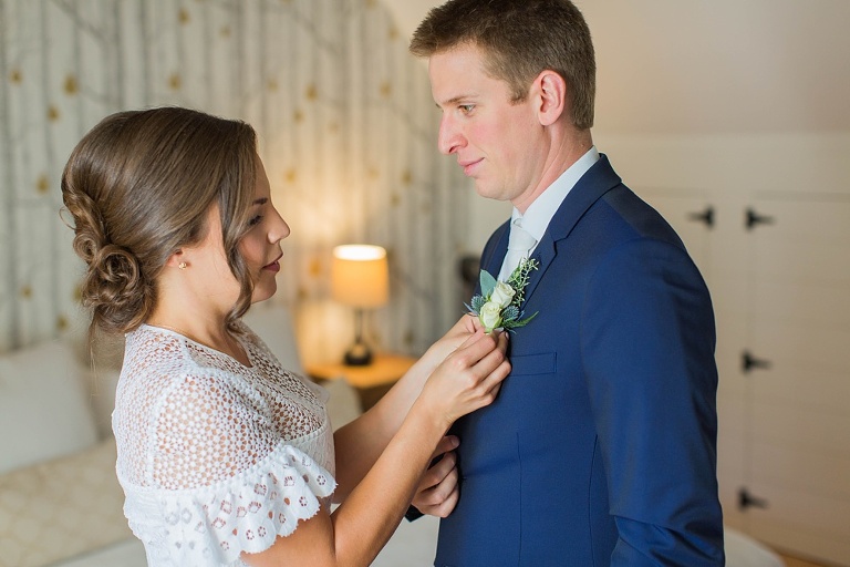 Intimate Fraser Cafe Ottawa wedding at Table 40