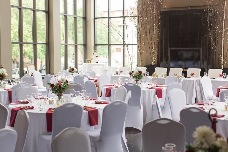 Perth Parkside Inn wedding - red and white wedding reception decor